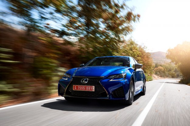 Nowy sportowy Lexus GS F nadjeda