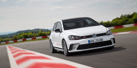 www.moj-samochod.pl - Artyku� - Jubileuszowy Volkswagen Golf GTI Clubsport wjeda do salonw