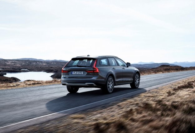 Volvo V90 Cross Country ju od 230 100 z