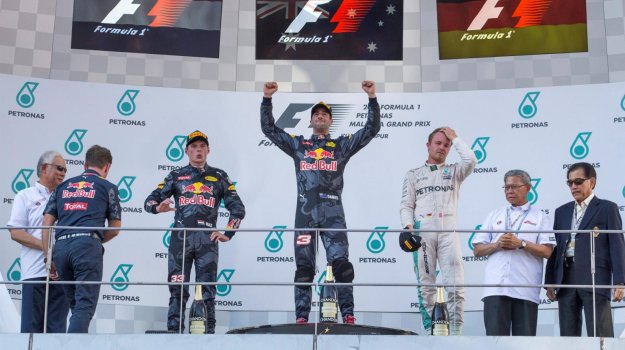 F1 Malezja - Red Bull gr i tylko jeden Mercedes na podium