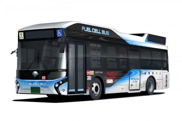Pierwszy autobus Toyota FC Bus zasilany wodorem na ulicy