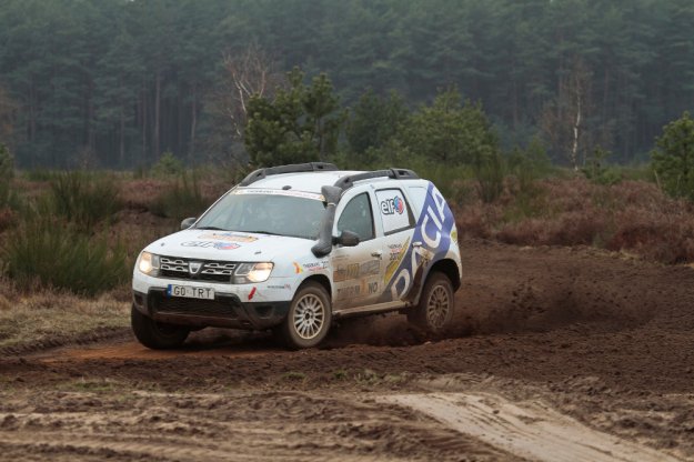 Pierwszy wycig Dacia Duster Elf Cup za nami