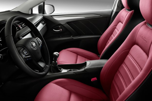 Toyota Avensi w nowej wersji Selection