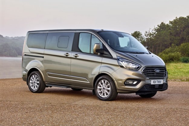 Nowy Ford Tourneo Custom bardziej ekskluzywny