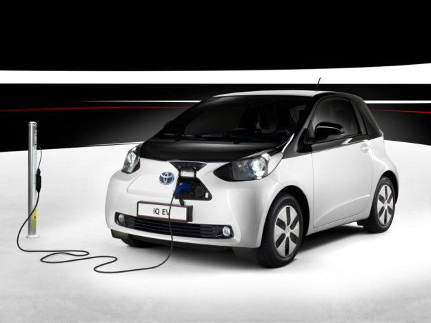 iQ EV - elektryczna ofensywa Toyoty trwa