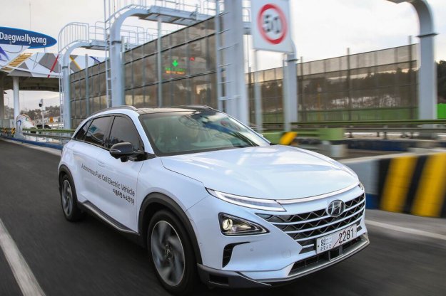 Ekologiczny Hyundai NEXO w autonomicznym trybie jazdy