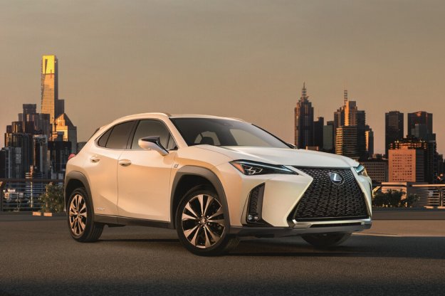 Lexus UX na targach w Nowym Jorku