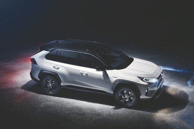 Premiera pitej generacji Toyota RAV4 na targach w Nowym Jorku