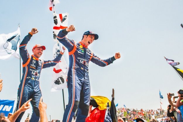 WRC Sardynii Thierry Neuville idzie po pierwsze mistrzostwo