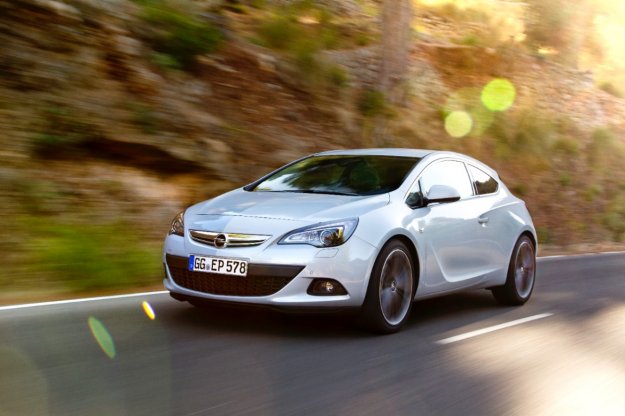 Opel Astra GTC w promocyjnej cenie z nowym silnikiem