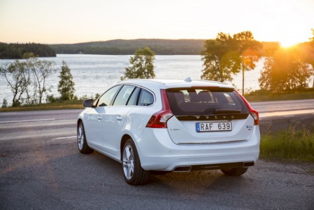 Polestar dopracowuje hybrydow V60 D6