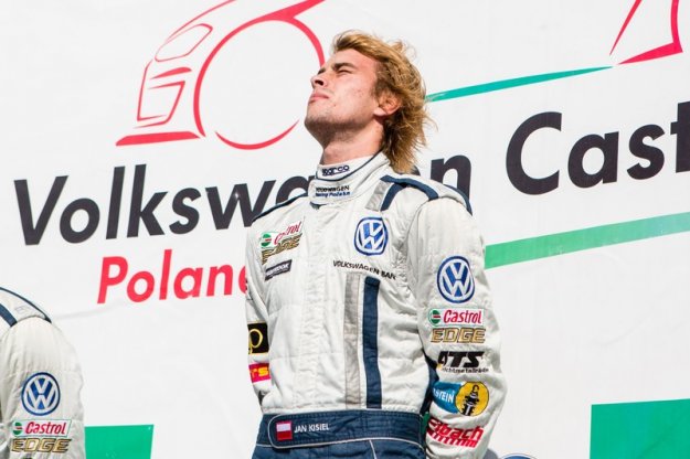 Pierwsza wygrana Polaka w tegorocznym VW Castrol Cup